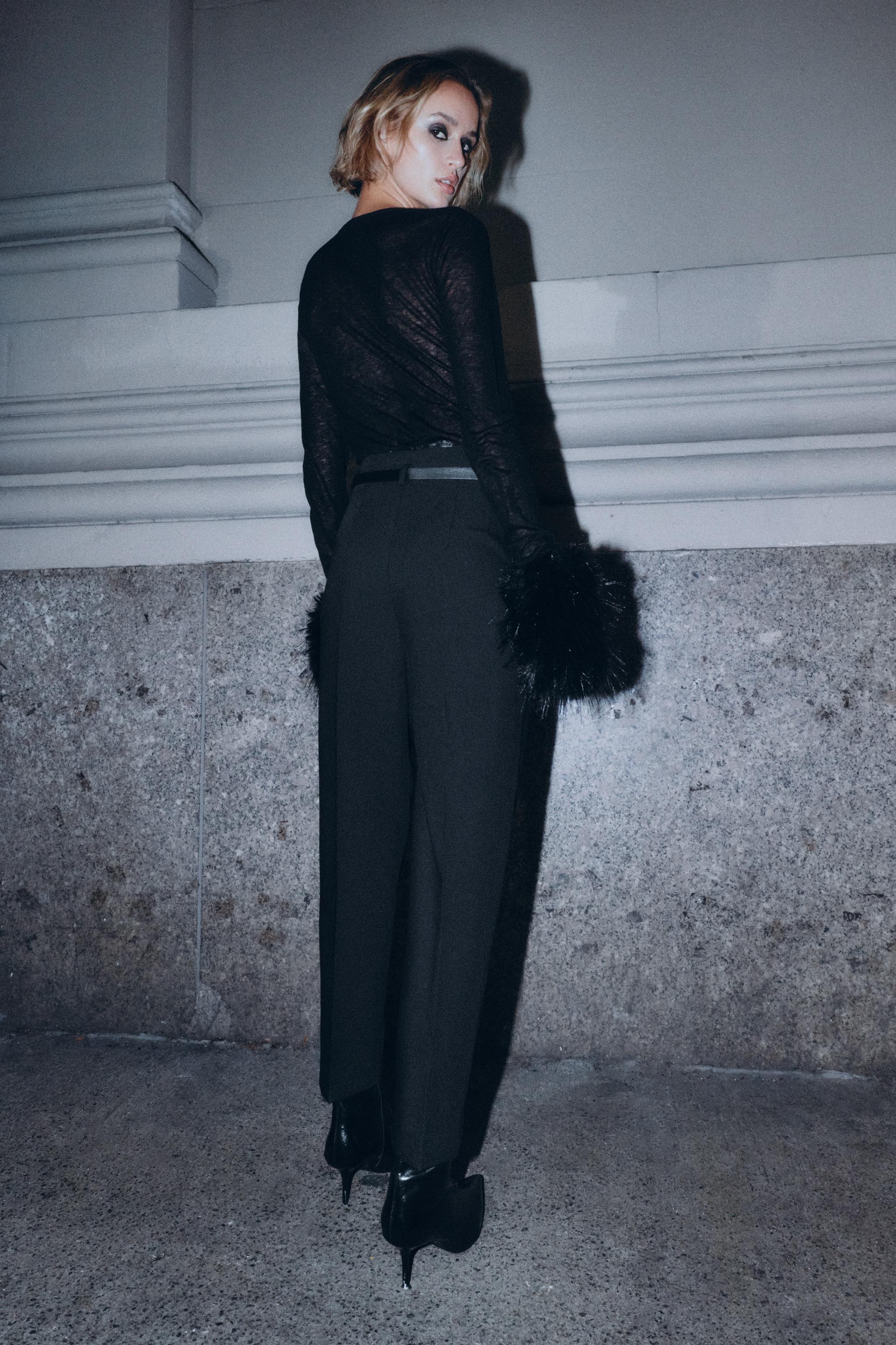 HIGH-WAISTED BELTED PANTS